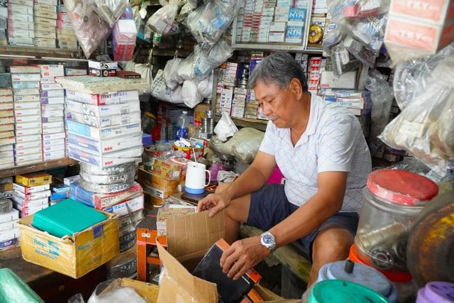 Độc đáo ngôi chợ ở Cần Thơ có nhiều ‘cánh mày râu’ tới mua - Ảnh 11.