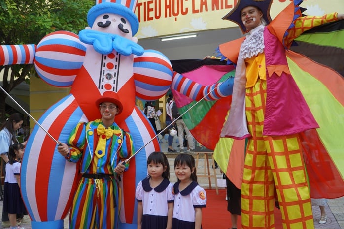 Vỡ òa cảm xúc trong ngày 