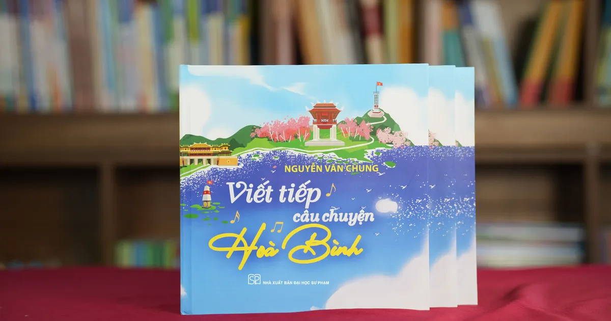 Nhạc sĩ Nguyễn Văn Chung ra mắt sách "Viết tiếp câu chuyện hòa bình" tri ân thế hệ đi trước