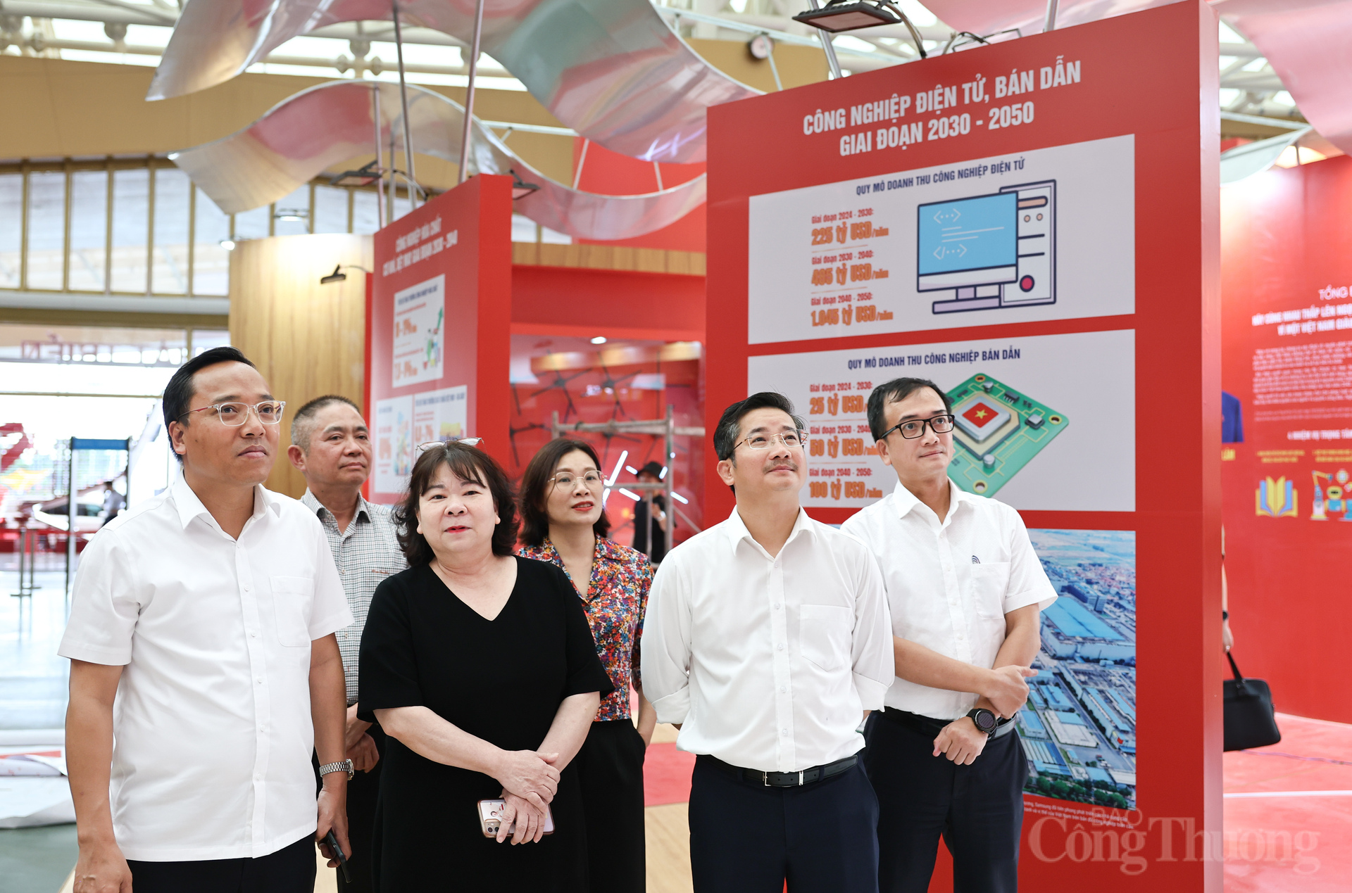 Gian triển lãm “80 năm Ngành Công Thương lớn mạnh cùng đất nước” do Bộ Công Thương chủ trì, nhằm tôn vinh những thành tựu và đóng góp của ngành đối với đất nước; tuyên truyền, giới thiệu về chủ trương, chính sách, định hướng phát triển của ngành trong kỷ nguyên mới - Kỷ nguyên vươn mình của dân tộc.