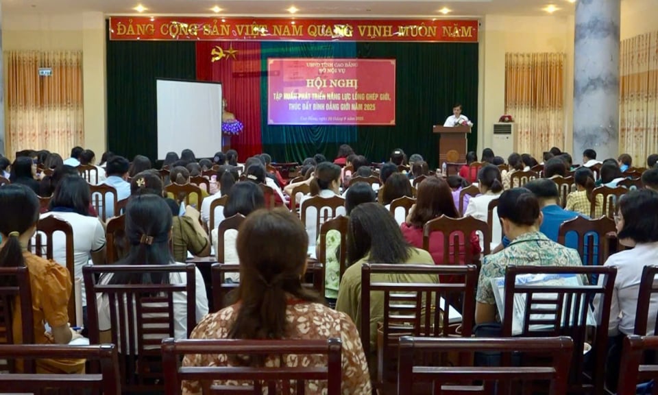 143 trainees trained to develop gender mainstreaming capacity, promote gender equality - Cao Bang Electronic Newspaper