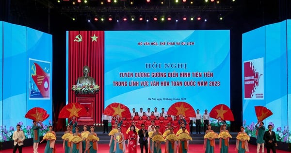 Hướng dẫn khen thưởng gương điển hình tiên tiến giai đoạn 2020 - 2025