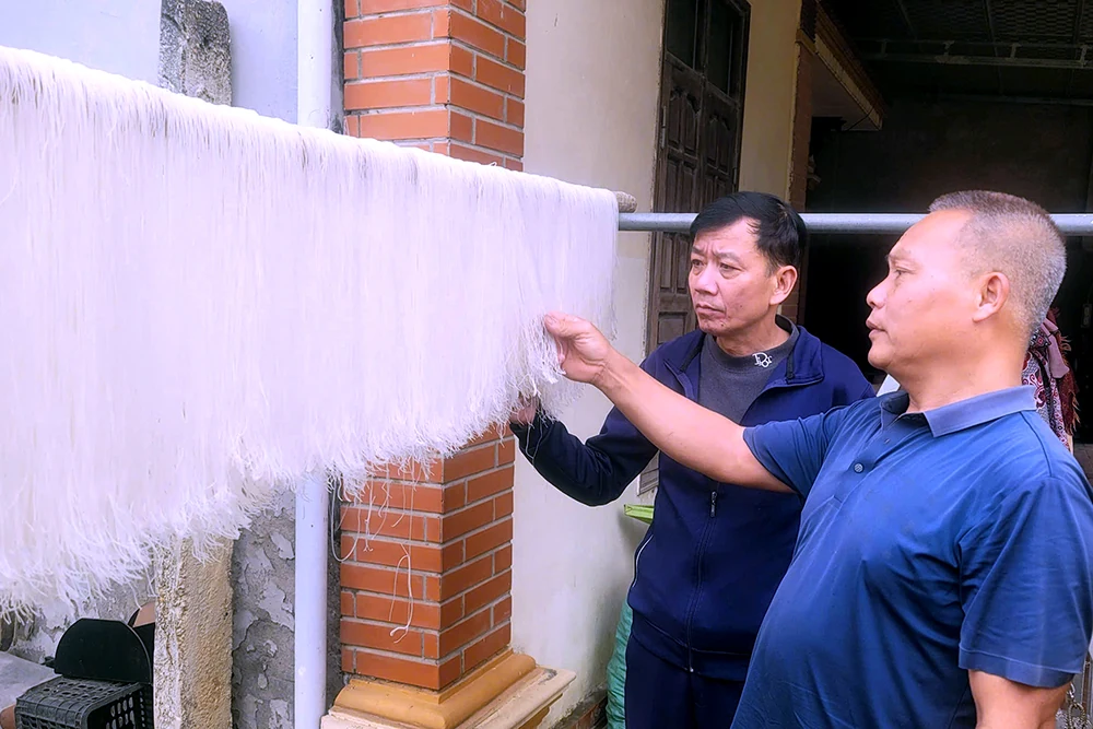 Bringing Vai village rice noodles far and wide