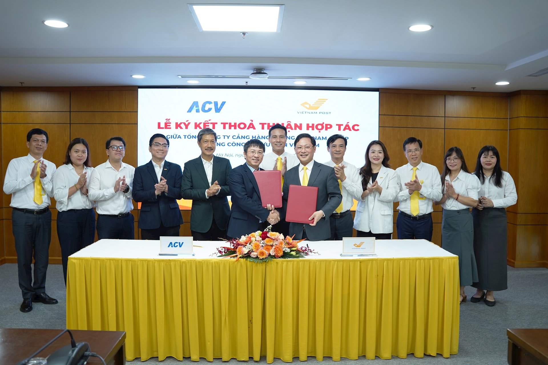 Vietnam Post joins hands with ACV to provide comprehensive logistics solutions