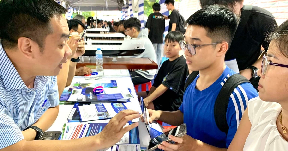 Expected benchmark scores of Ho Chi Minh City National University have jumped to more than 29.5 points.