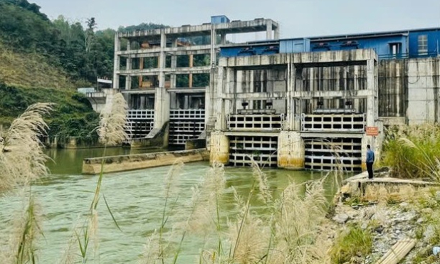 La central hidroeléctrica de Tien Thanh implementa un plan de respuesta para garantizar la seguridad durante la temporada de inundaciones - Periódico electrónico Cao Bang