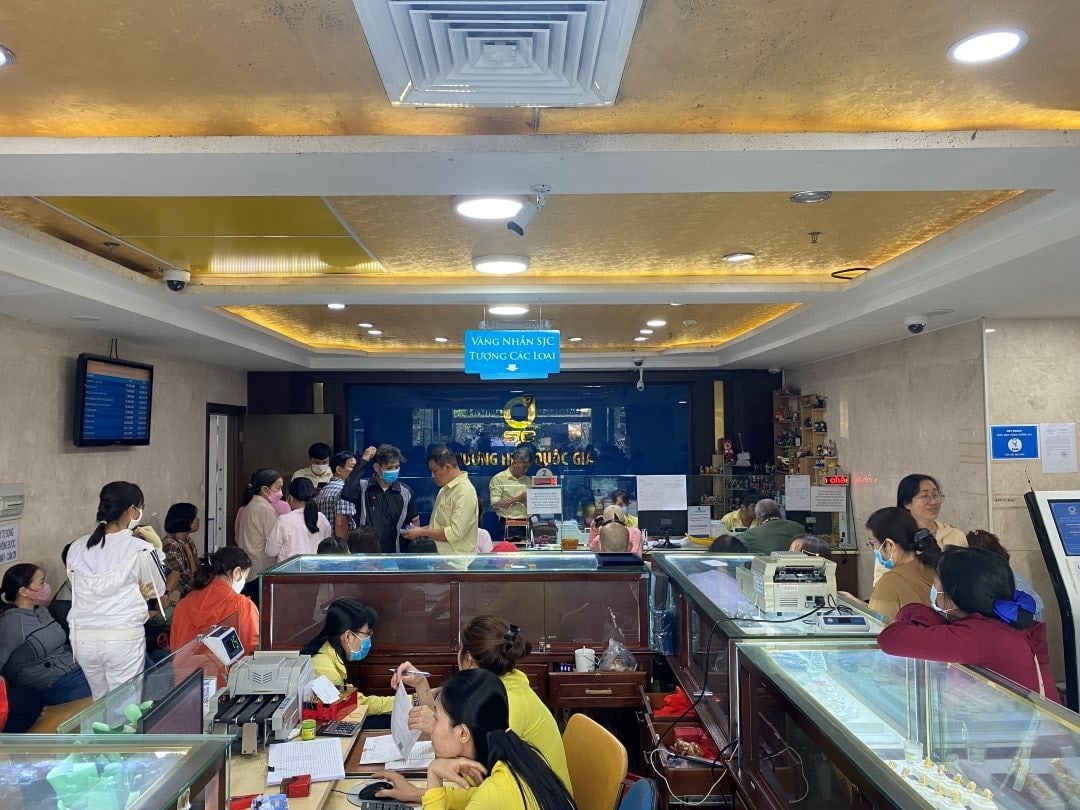 Giá vàng chiều nay 20/8/2025: Giá vàng trong nước và thế giới cùng giảm xuống thấp nhất 2 tuần qua