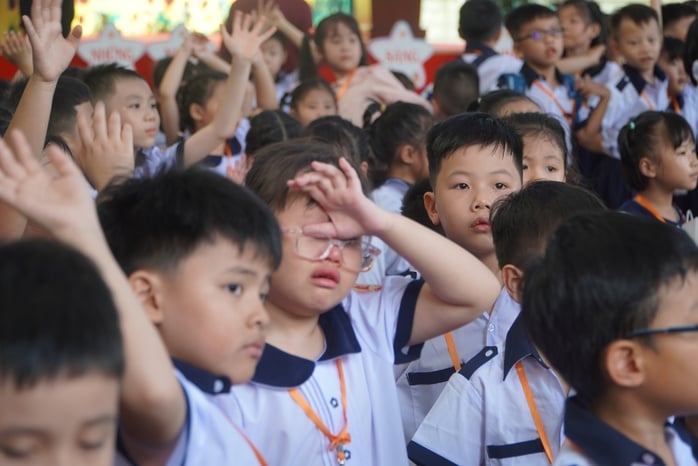 Vỡ òa cảm xúc trong ngày 
