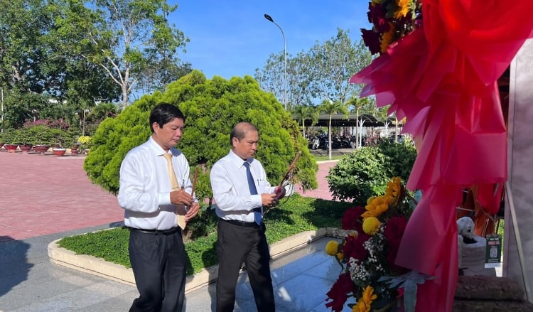 Lễ kỷ niệm 137 năm Ngày sinh Chủ tịch Tôn Đức Thắng và khai giảng năm học mới