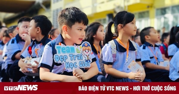 Học sinh lớp 1 tại TP.HCM tựu trường 