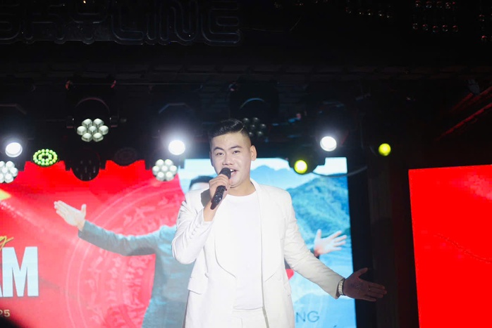 "Hịch tướng sĩ", Ải Chi Lăng, Bạch Đằng Giang xuất hiện trong MV của ca sĩ 10 X - Ảnh 2.