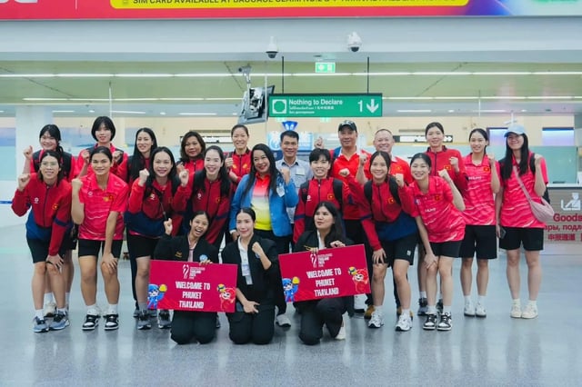 Đội tuyển bóng chuyền nữ Việt Nam đã đến Thái Lan đấu giải thế giới, được chào đón ấm áp- Ảnh 2.