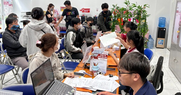 Bất ngờ với thí sinh đăng ký hơn 230 nguyện vọng, chọn trường khắp cả nước