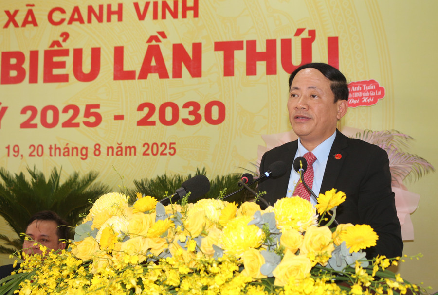 Đồng chí Phạm Anh Tuấn-Phó Bí thư Tỉnh ủy, Chủ tịch UBND tỉnh phát biểu chỉ đạo Đại hội. Ảnh: N.H