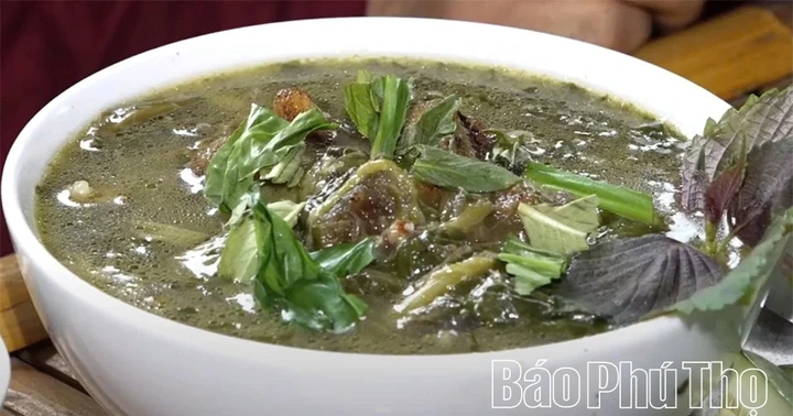 Enjoy Muong dishes, one of the most typical in Vietnam