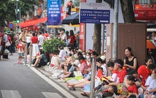 Các điểm phát nước, đồ ăn miễn phí ở đâu khi đi xem diễu binh?