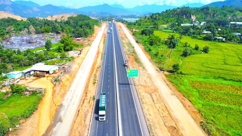 Ngành xây dựng nỗ lực giải ngân gần 60.000 tỷ đồng vốn đầu tư công trong 5 tháng cuối năm- Ảnh 2.