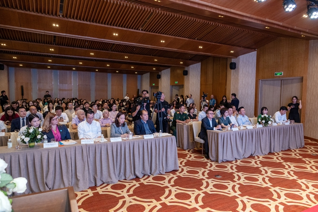 Giải thưởng Hành động vì cộng đồng: Tôn vinh các cá nhân, tổ chức có đóng góp tích cực cho xã hội  - Ảnh 3.