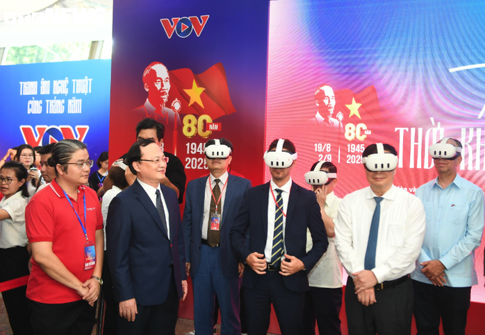 Người dân "xuyên không" cảm nhận không khí ngày Quốc khánh 2-9-1945- Ảnh 3.