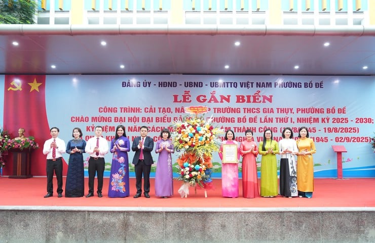 Bồ Đề gắn biển công trình Cải tạo, nâng cấp Trường THCS Gia Thụy, chào mừng Đại hội đại biểu Đảng bộ phường lần thứ I- Ảnh 5.