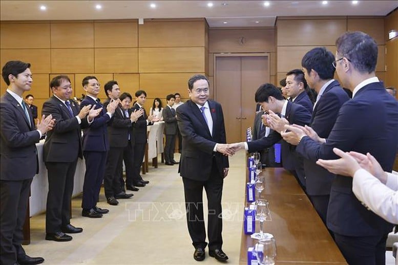 Chủ tịch Quốc hội Trần Thanh Mẫn tiếp Đoàn Ban Thanh niên Đảng Dân chủ Tự do Nhật Bản- Ảnh 1.