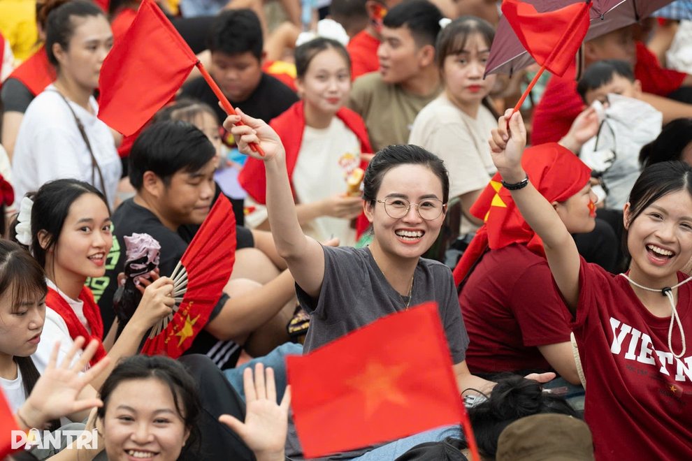 Chàng trai Hà Nội thắng đời với ngôi nhà tầm nhìn trên cao xem duyệt binh - 1