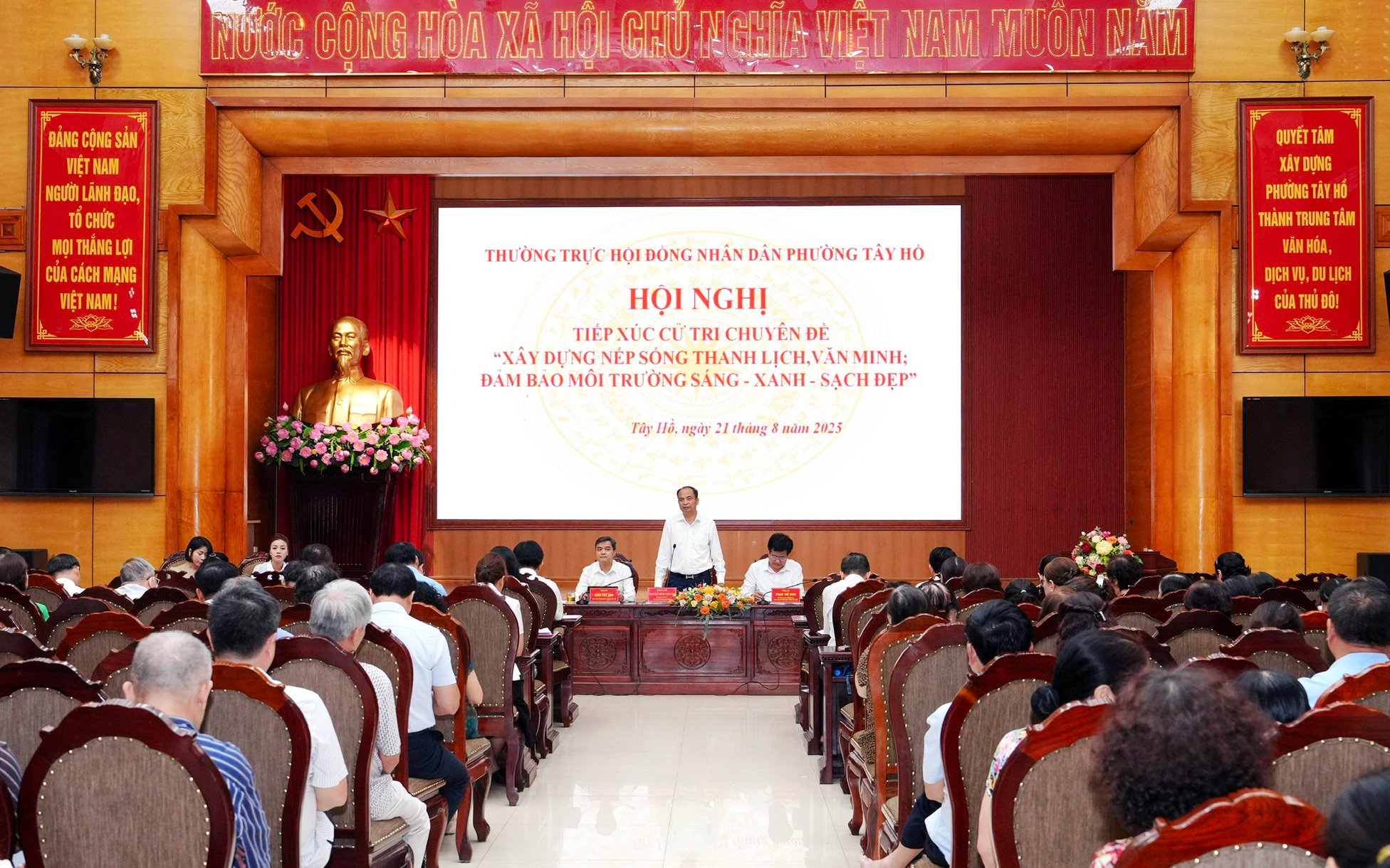 Tây Hồ tiếp xúc cử tri chuyên đề về xây dựng nếp sống thanh lịch, văn minh và đảm bảo vệ sinh môi trường
