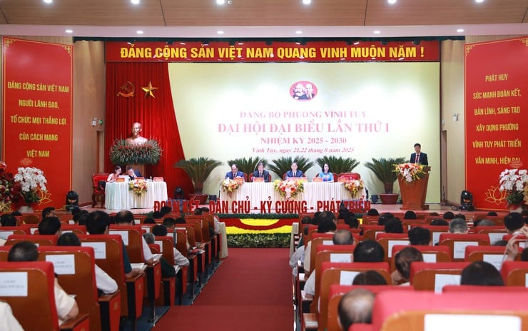 239 đại biểu tham dự Đại hội đại biểu Đảng bộ phường Vĩnh Tuy lần thứ I- Ảnh 1.