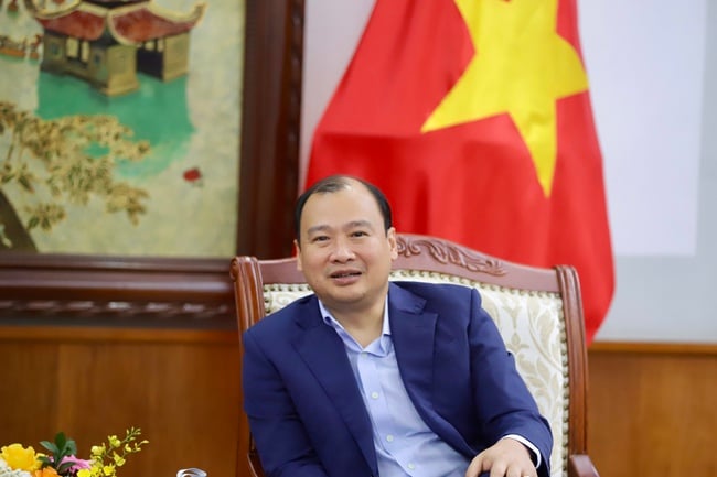 Thứ trưởng Thường trực Lê Hải Bình tiếp đoàn lãnh đạo Tạp chí Cộng sản thăm và chúc mừng Bộ VHTTDL nhân 80 năm Ngày truyền thống Ngành Văn hóa - Ảnh 4.