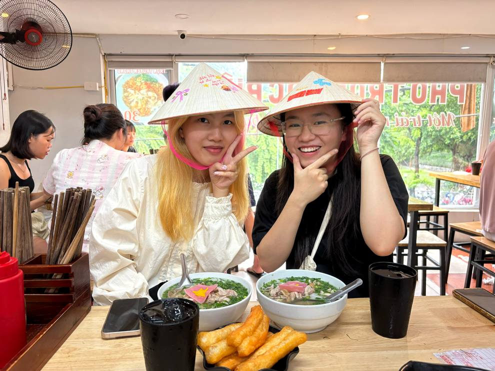 Quán phở gà “yêu nước” gây sốt dịp Quốc khánh 2/9 ở Hà Nội - 3