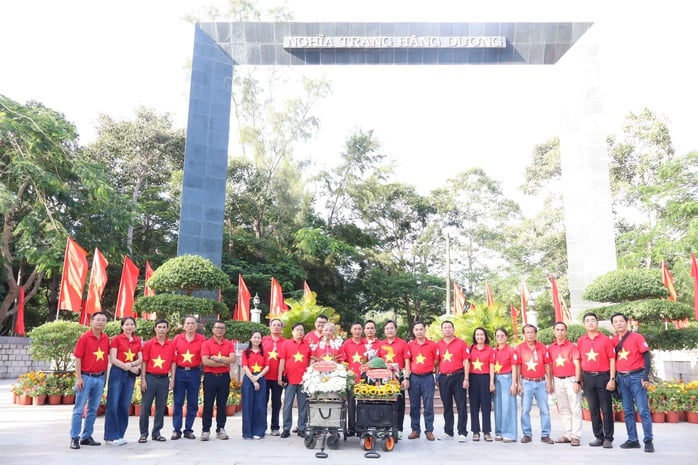 Hình ảnh Chi bộ Tòa soạn Báo Người Lao Động về nguồn tại Côn Đảo- Ảnh 3.