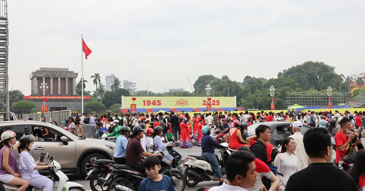 Hà Nội phục vụ miễn phí nước uống, bánh ngọt, xe buýt cho người dân tham dự A80