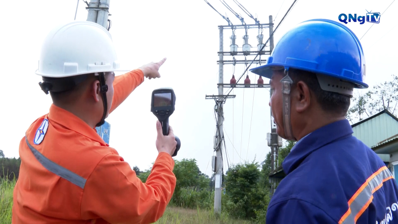 Đáp ứng nhu cầu sử dụng điện ngày càng tăng của phía bạn Lào