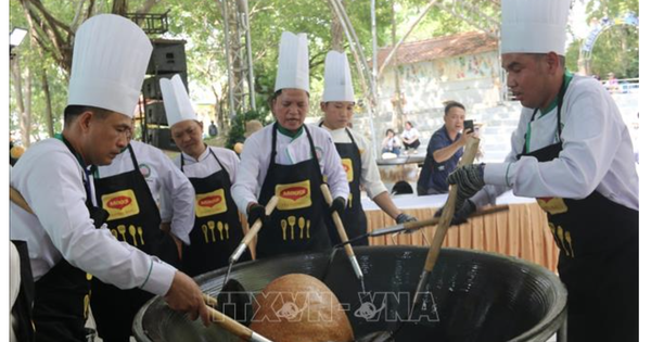 Dong Nai sets record for largest cashew puffed sticky rice in Vietnam