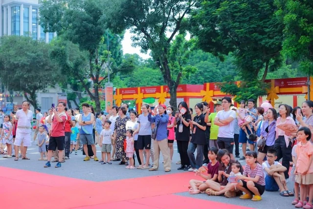 ចំនួន​ភ្ញៀវ​មក​កាន់​ទីក្រុង​ហាណូយ​កើន​ឡើង​ខ្ពស់​បំផុត​នៅ​ថ្ងៃ​ទី​២ ខែ​កញ្ញា
