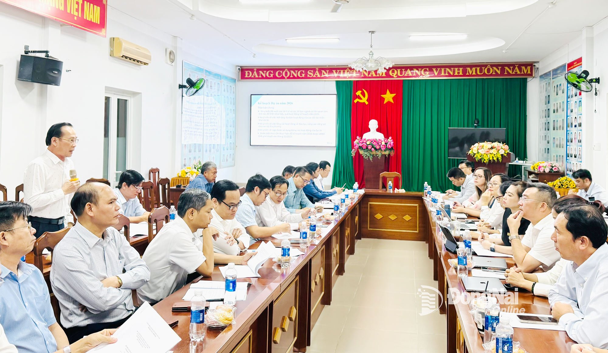 Los directivos del Hospital General Regional de Long Thanh intervinieron en la reunión. Foto: Hanh Dung