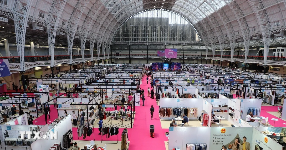 US import tariff hike casts dark clouds over international fashion shows