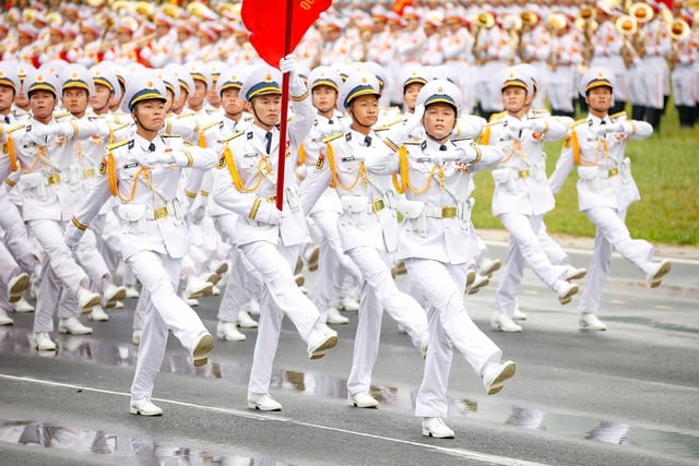 Lần đầu hợp luyện diễu binh ở Quảng trường Ba Đình vào tối nay 21.8  - Ảnh 1.