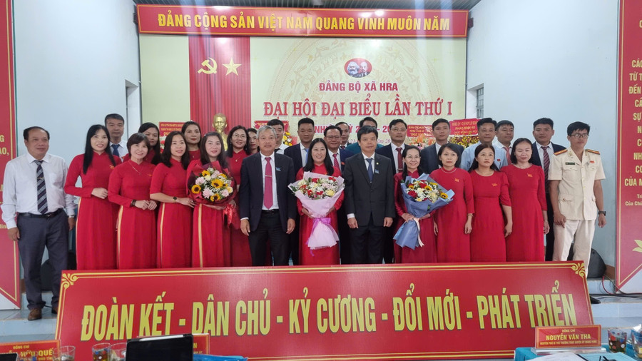 ban-chap-hanh-dang-bo-xa-hra-ra-mat-dai-hoi-anh-xuan-dinh.jpg