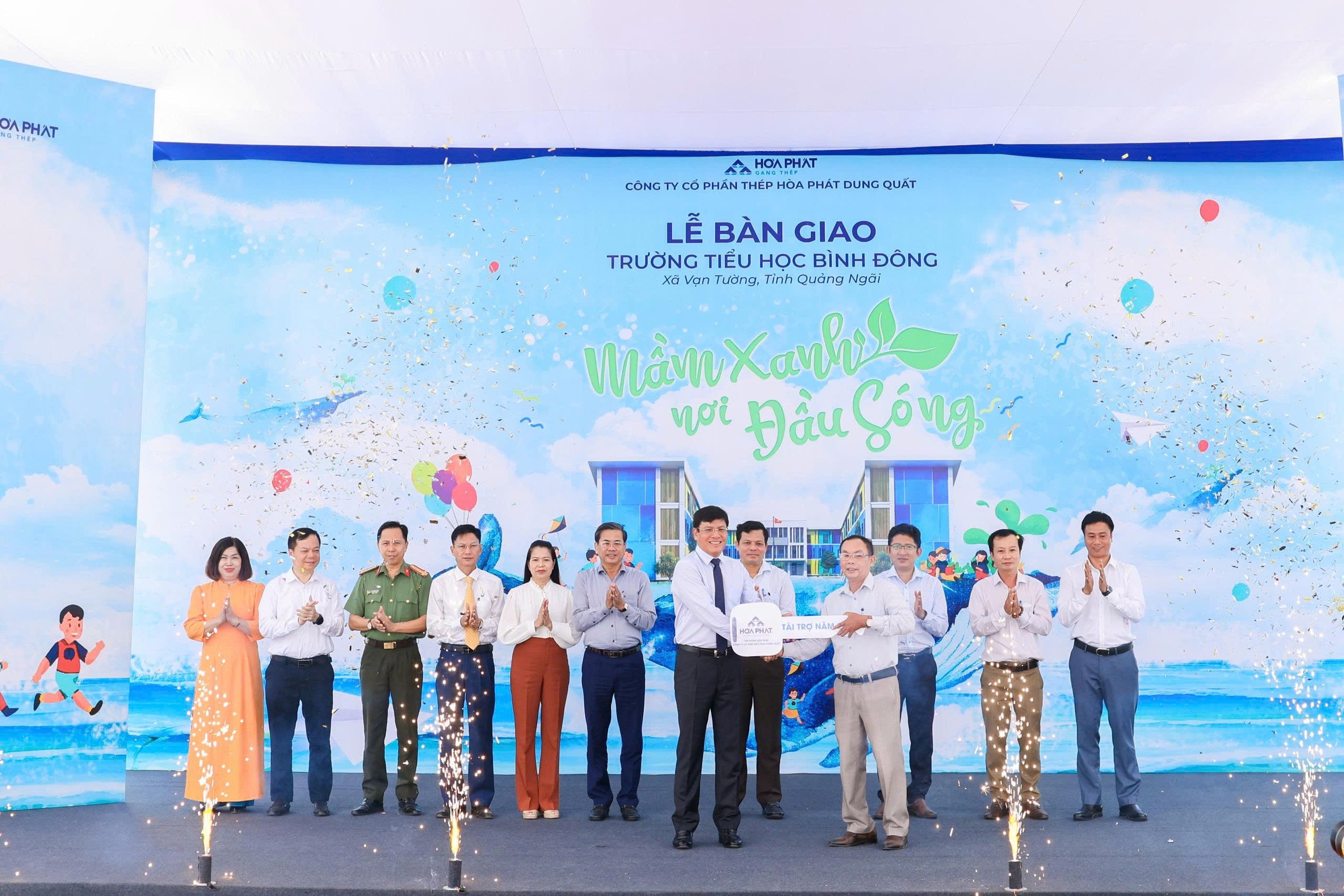 Hoa Phat hands over a school worth 42 billion VND to Quang Ngai province