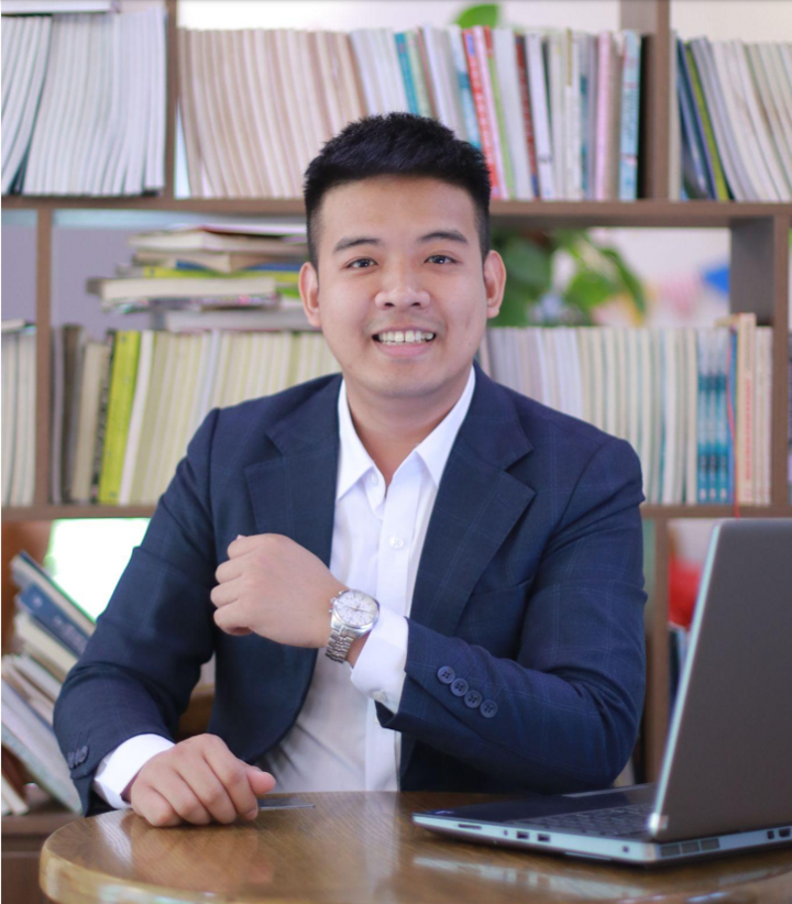 Thạc sĩ Cù Chí Hùng – người sáng lập Hùng Gia Edu.