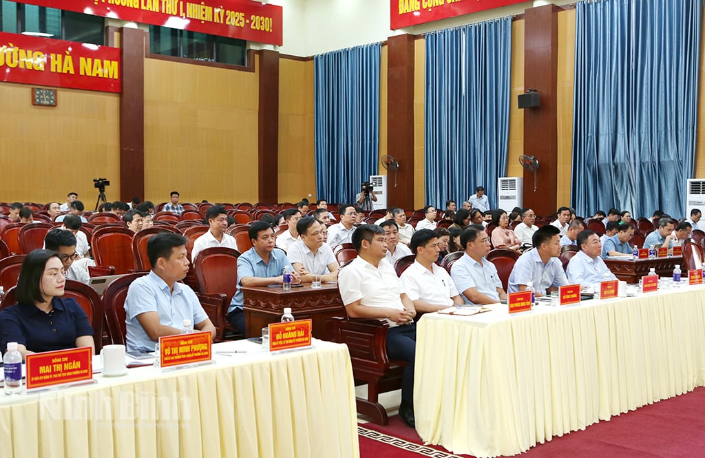 Bộ Nông nghiệp và Môi trường làm việc với tỉnh Ninh Bình về việc thực hiện mô hình chính quyền địa phương hai cấp