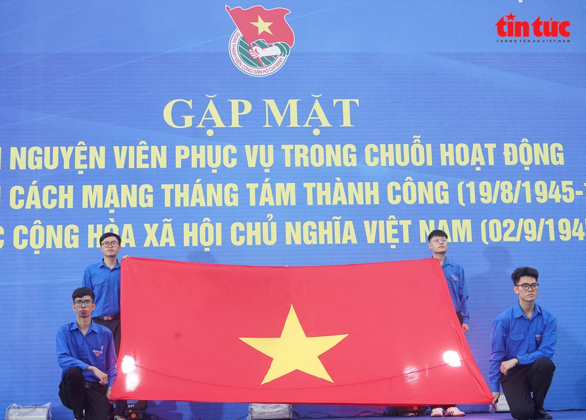 Thanh niên nỗ lực hết mình lan toả hình ảnh đẹp trong mắt người dân, du khách trong dịp lễ Quốc khánh 2-9
