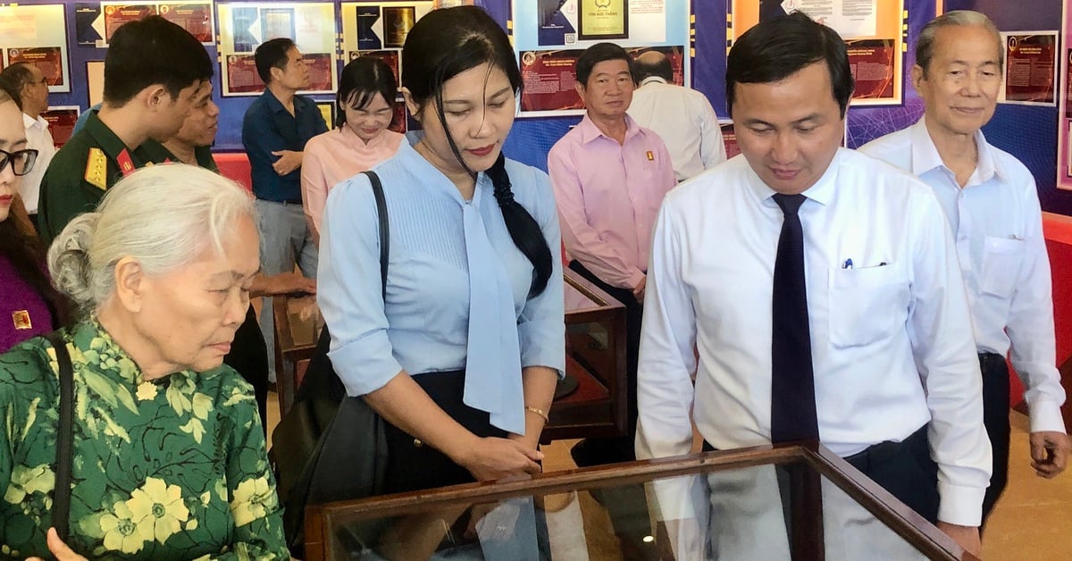 Bảo tàng Tôn Đức Thắng tiếp nhận phim tư liệu quý về Bác Tôn