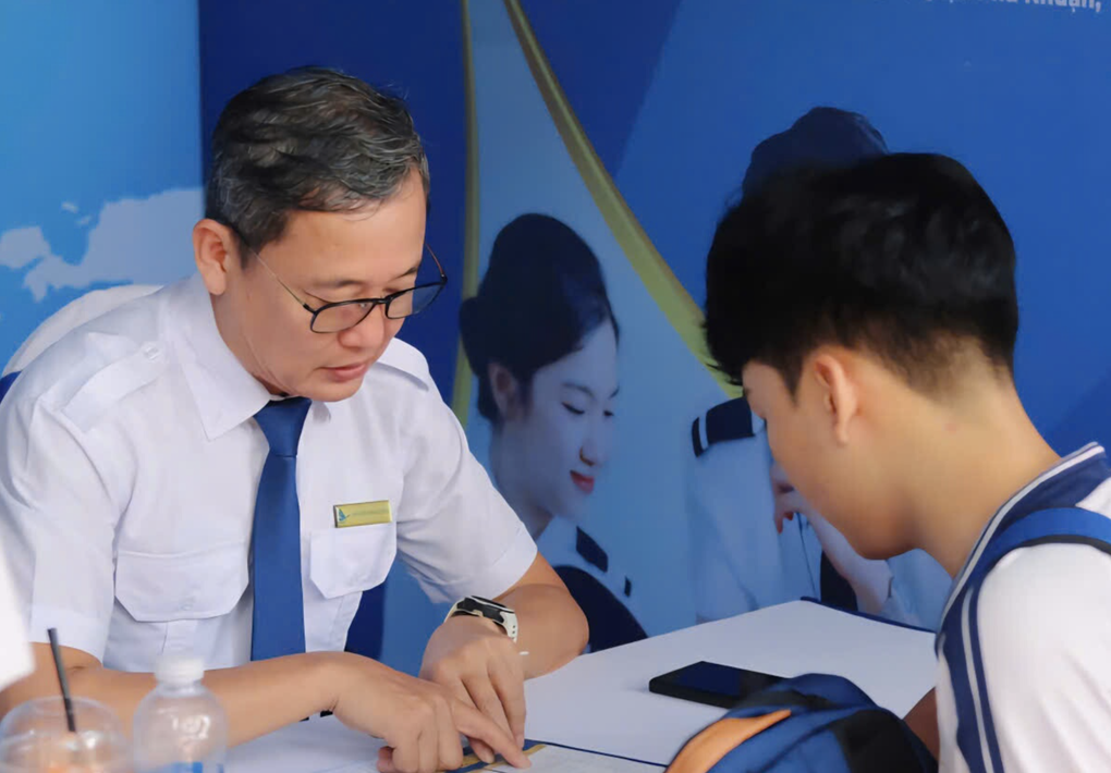 Ngành “hot” Học viện Hàng không điểm chuẩn dự kiến 27, ra trường gần 100% có việc làm - 1
