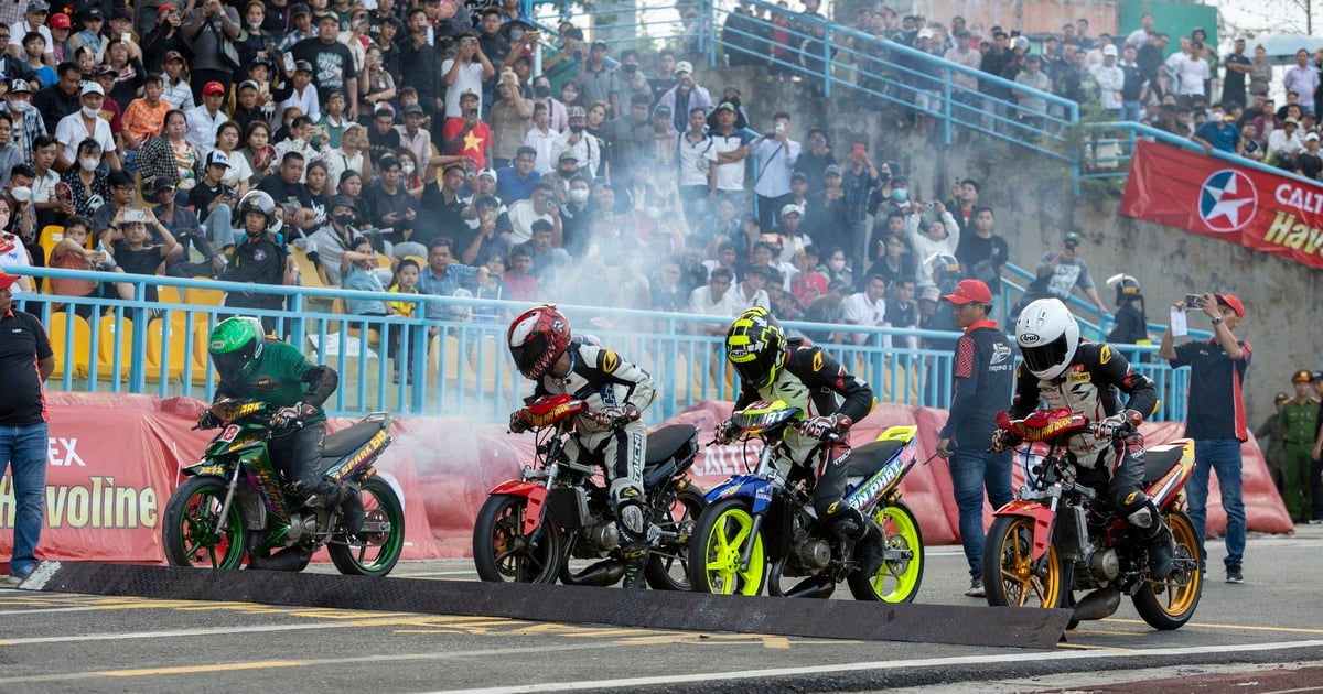 Can Tho organise une compétition de course de moto à 3 lignes pour célébrer la fête nationale le 2 septembre