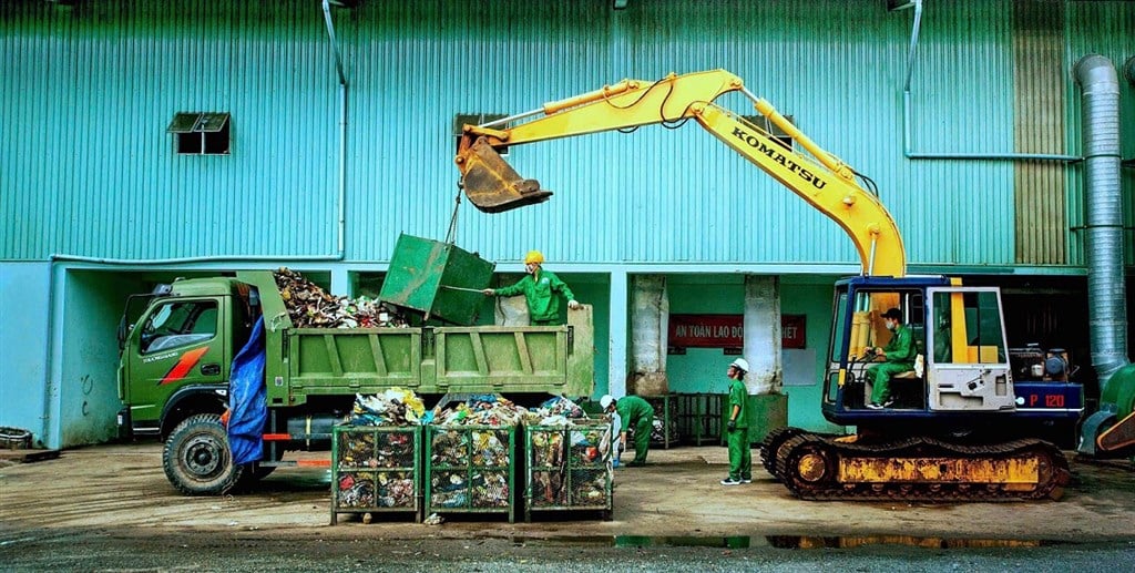 Bảo đảm thu gom, vận chuyển, xử lý rác kịp thời