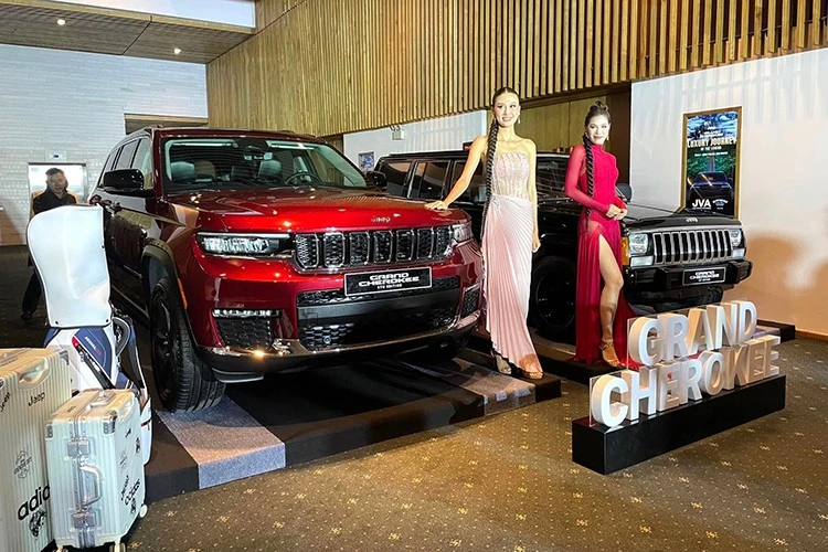 A series of luxury cars have deep discounts, the highest up to 2.6 billion
