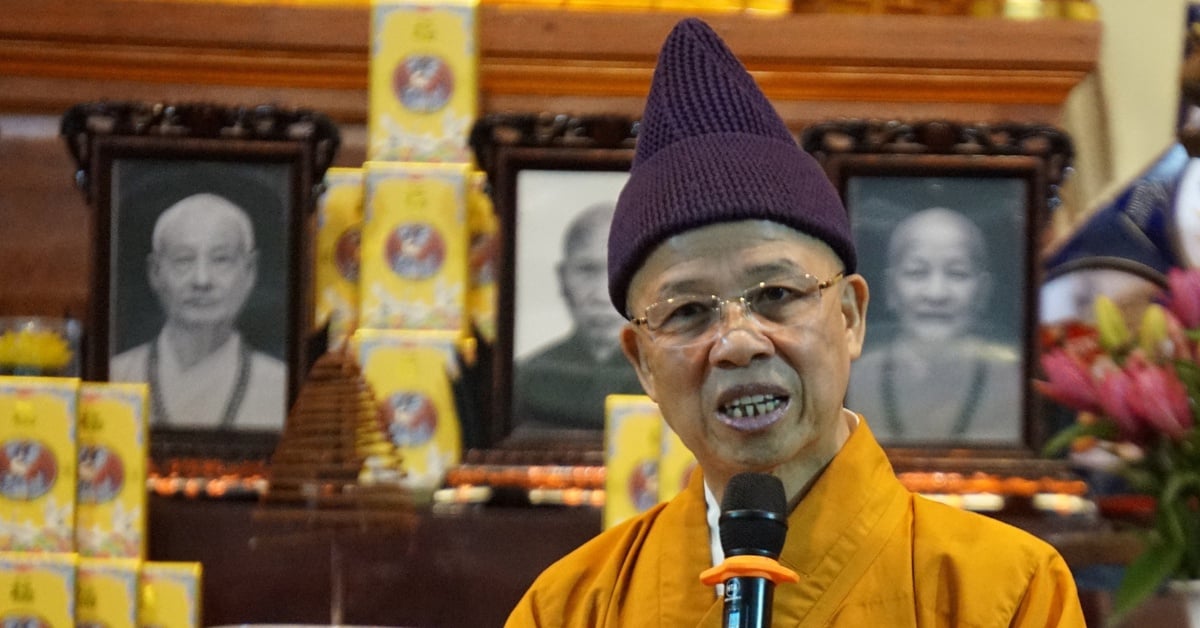 Nhà sư xây chùa to, tượng lớn có lãng phí không?