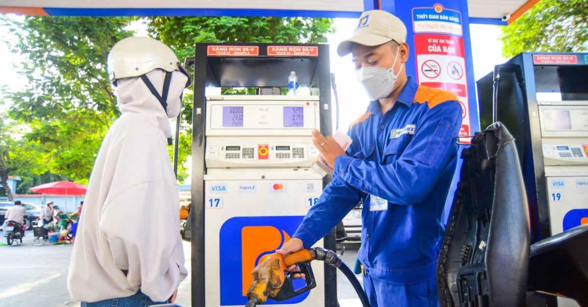 Giá xăng RON95-III tăng vượt mốc hơn 20.000 đồng/lít